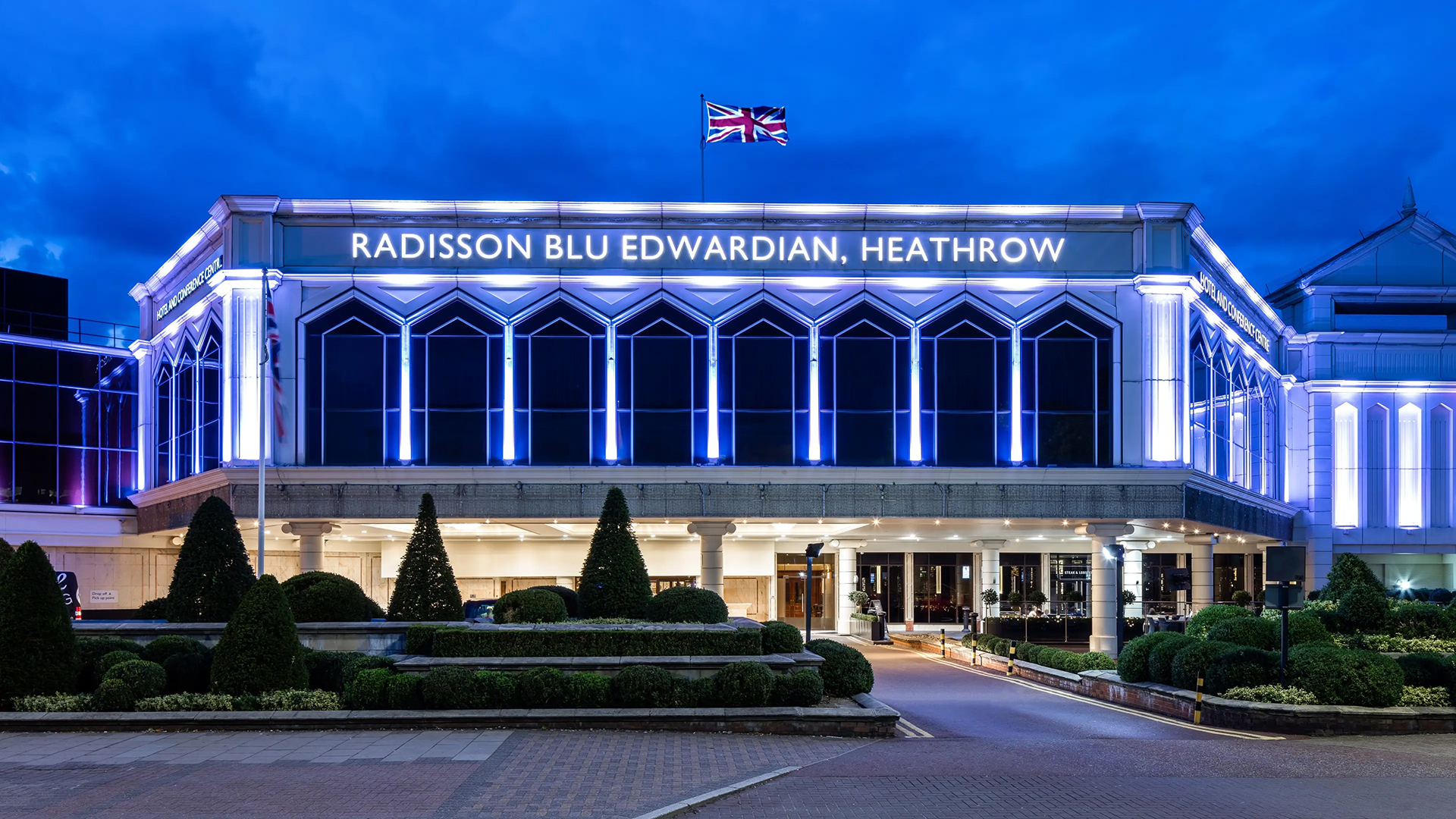 Pyro Echo Radisson Blu Heathrow 1